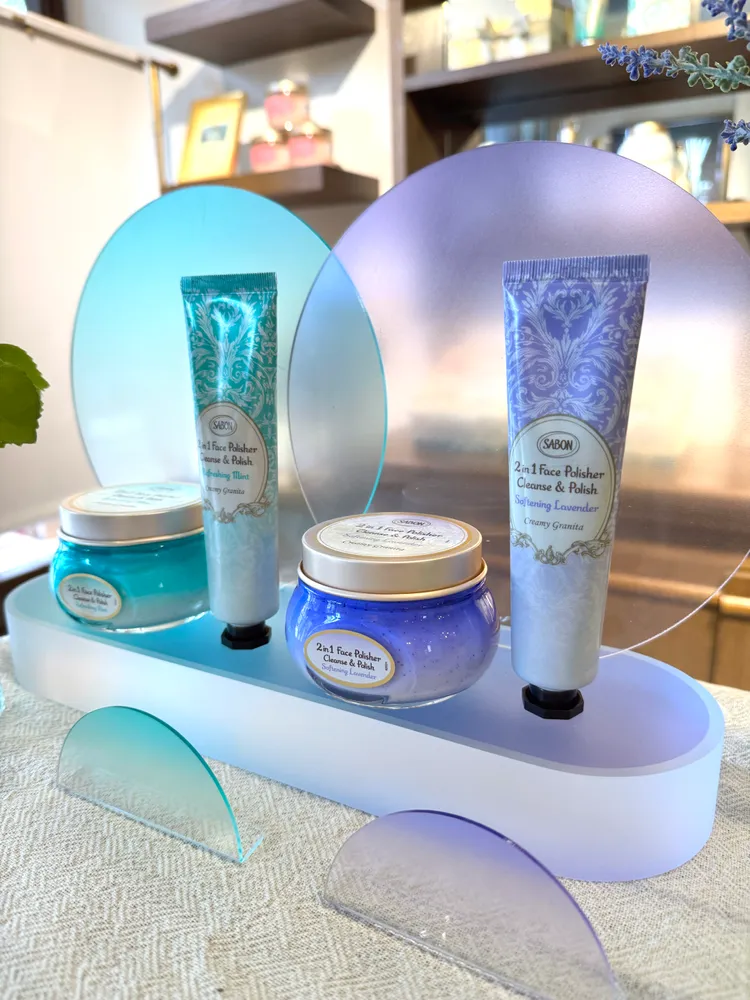 二合一臉部磨砂膏清爽薄荷、舒緩薰衣草，60ml／980元、125ml／1680元。張家玲攝