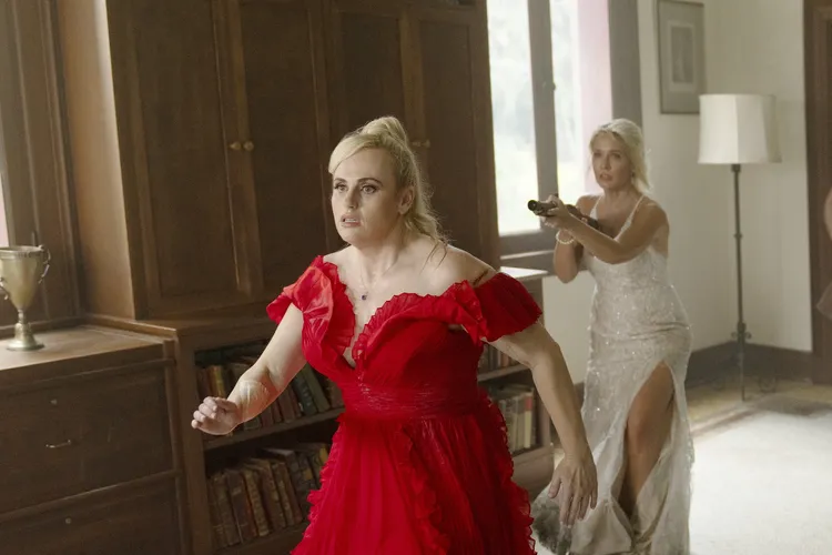 瑞貝爾威爾森（左）與安娜坎普（右）兩人繼《歌喉讚》後再合作。采昌提供