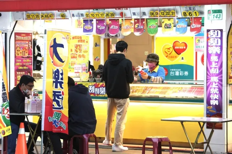 威力彩6月26日晚間頭獎上看17.5億元。資料照