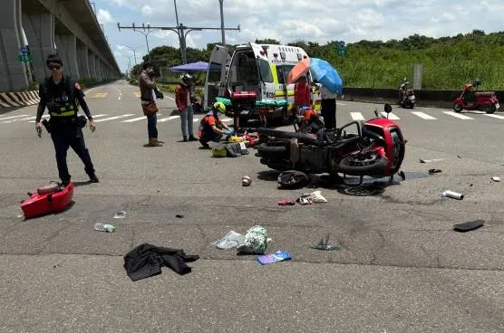 事發地點在歸仁區台39線，自小客車疑似未依號誌左轉，楊女閃避不及當場撞上。民眾提供