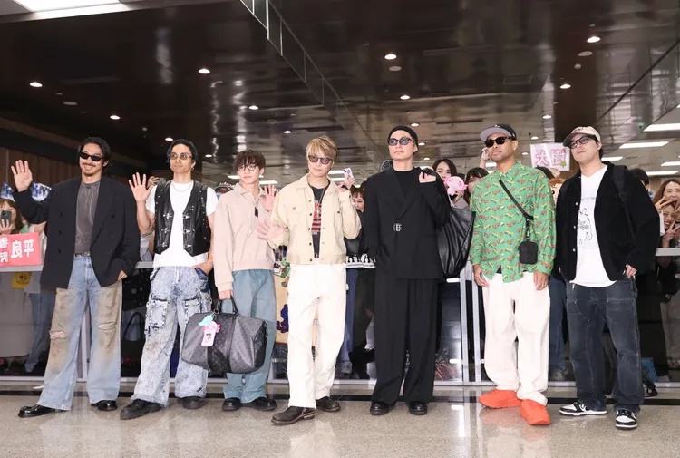 AKIRA（左起）、橘KENCHI、佐藤大樹、TAKAHIRO、SHOKICHI、NESMITH、世界。彭欣偉攝