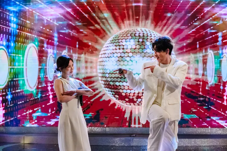 「森恬CP」鬥嘴唱法，詮釋情侶日常。中視提供