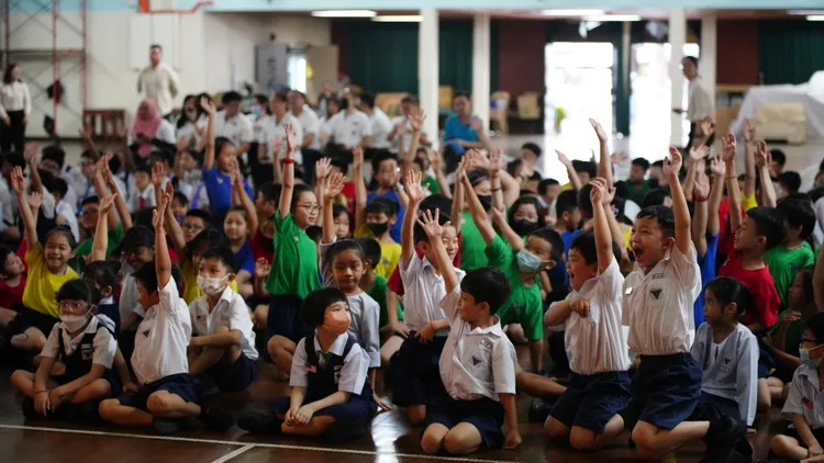 學生踴躍參與。唐美雲歌仔戲團提供