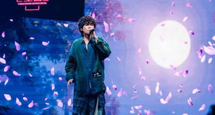 來自印尼的台大高材生冰塊，網羅各大比賽冠軍，表現備受矚目。踢帕娛樂提供