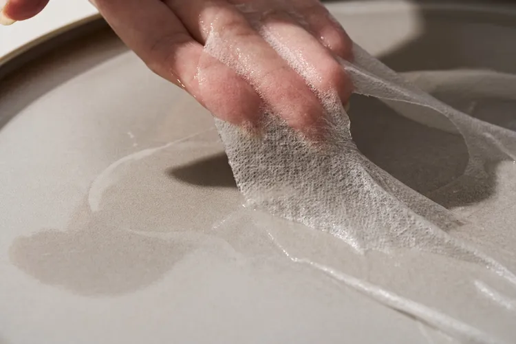 簡單外泌體高機能面膜系列使用的親膚性羽絨布膜。品牌提供