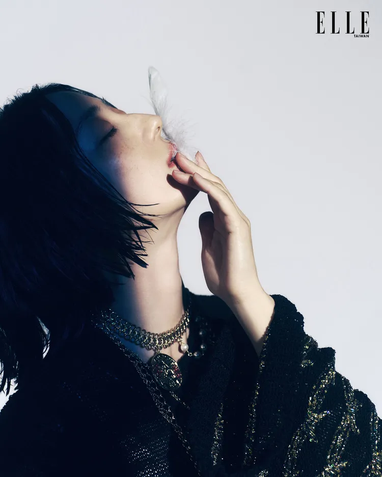 桂綸鎂拍攝《ELLE》封面。《ELLE》國際中文版提供