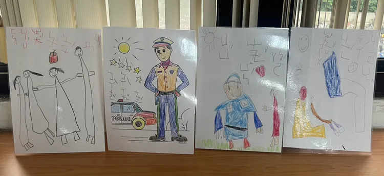 劉宗鑫幼女的塗鴉惹人鼻酸。警方提供