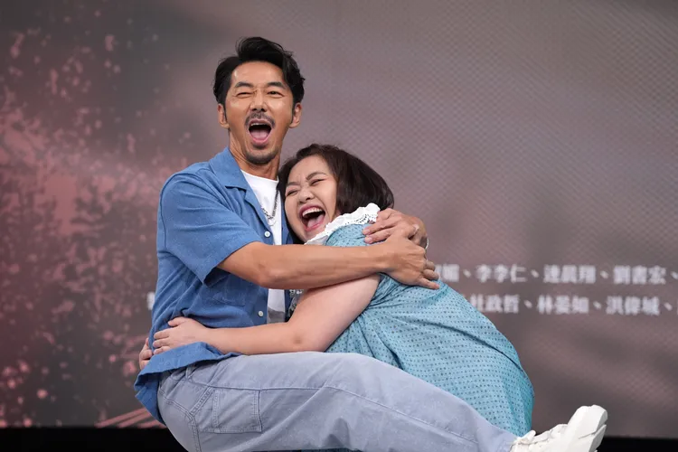 鍾欣凌和李李仁戲裡互動很有愛。攝影中心攝