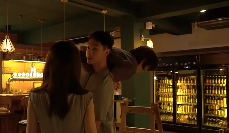 連晨翔單手扛丁寧。公視台語台、華視提供