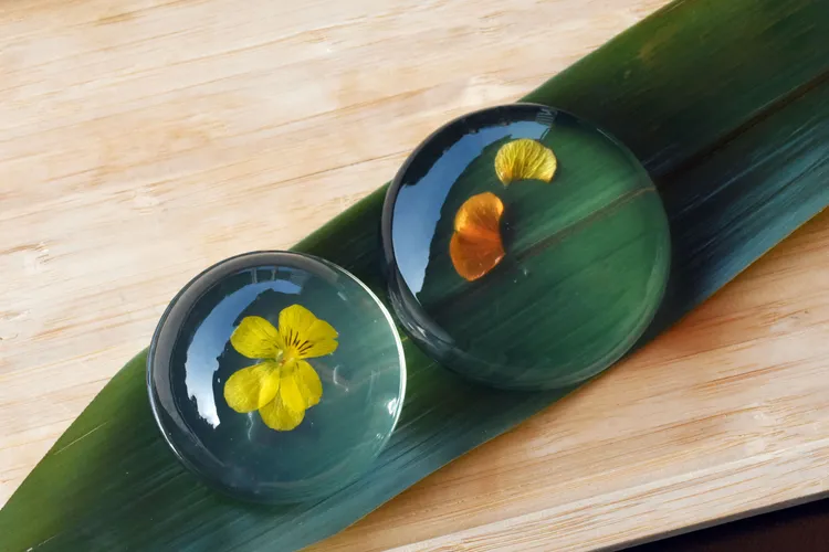 日勝生加賀屋水信玄餅。業者提供