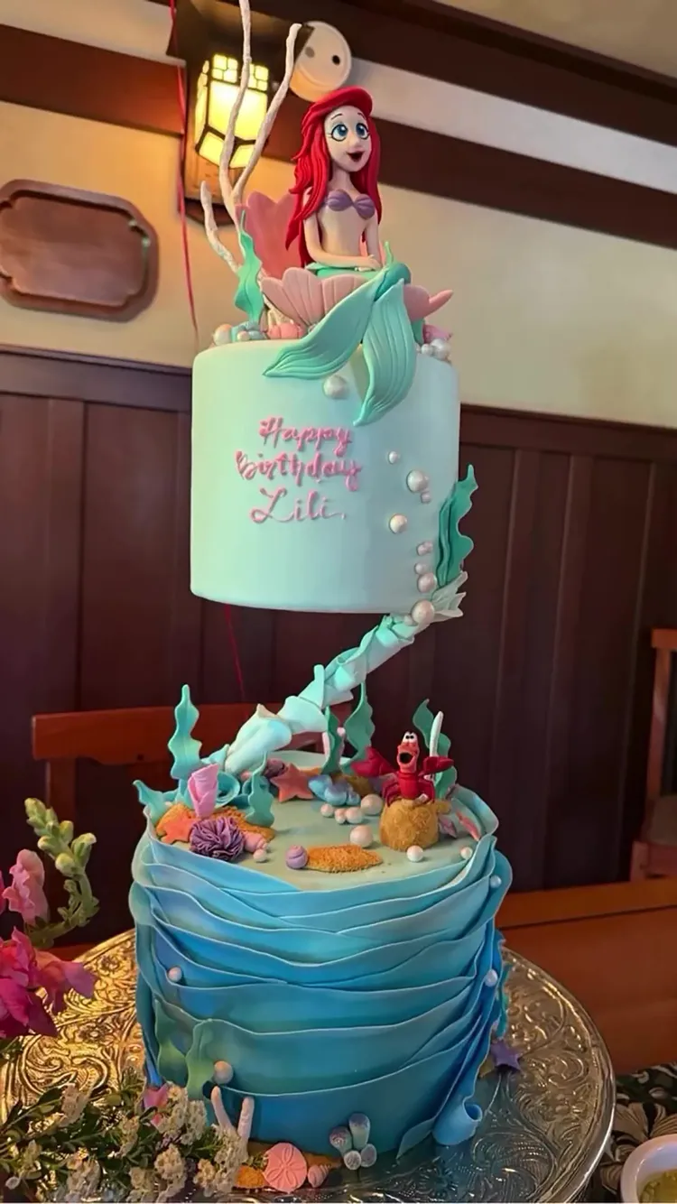 園方為莉莉貝準備小美人魚主題蛋糕。