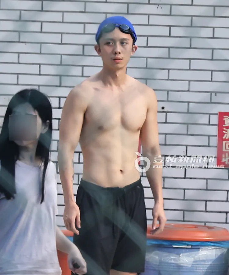 孫安佐又突然停在原地不動。特勤中心攝