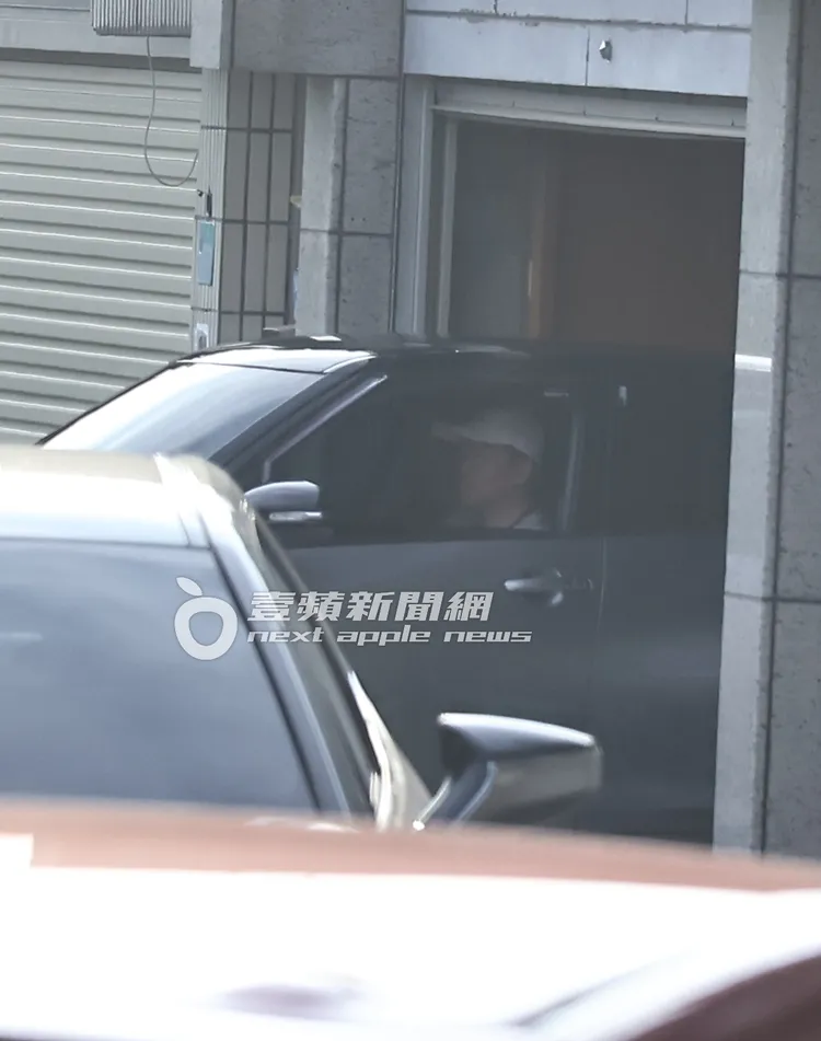 傍晚，孫鵬帶孫安佐回到北投住處。特勤中心攝