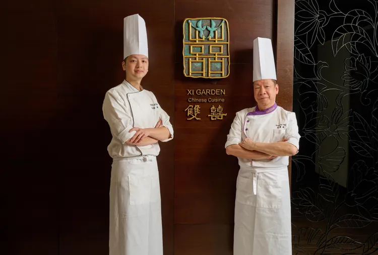 雙囍中餐廳主廚謝鎧璘及中餐總主廚何慶輝。業者提供