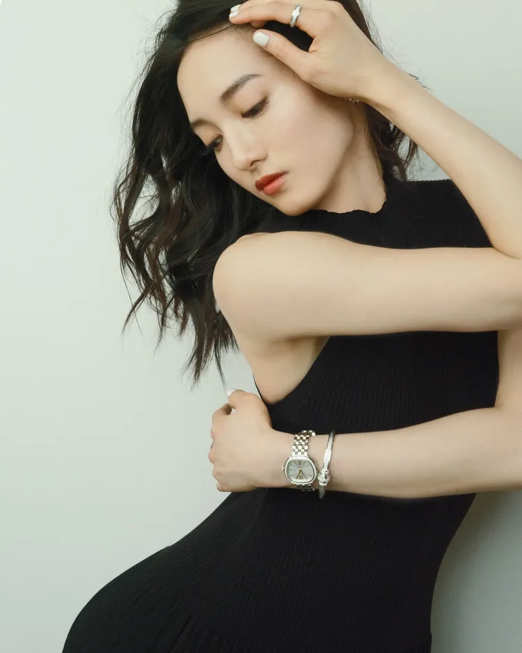 新生代演員韓寧也成為伯爵的品牌摯友。品牌提供