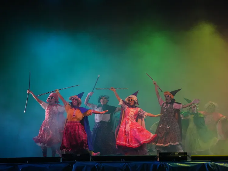 劇團活動免費入場，現場將特別發放1000份具有三芝特色的小禮物，數量有限，送完為止。公所提供