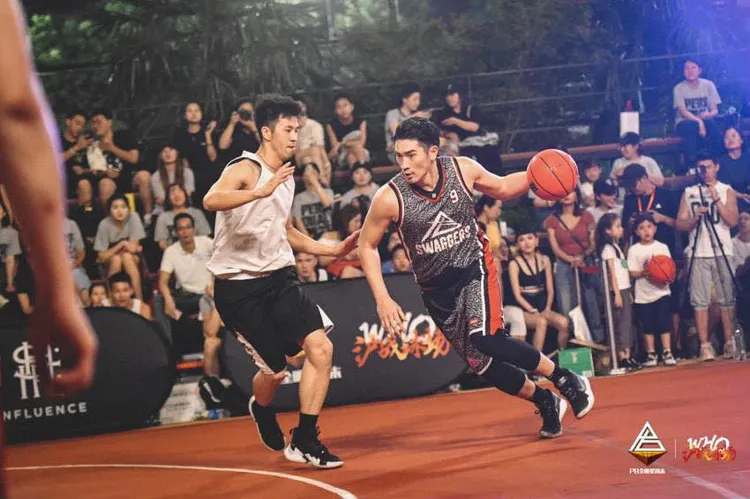 高以翔熱愛籃球，與不少球員都是好友，包含周台政、毛加恩。翻攝自高以翔臉書