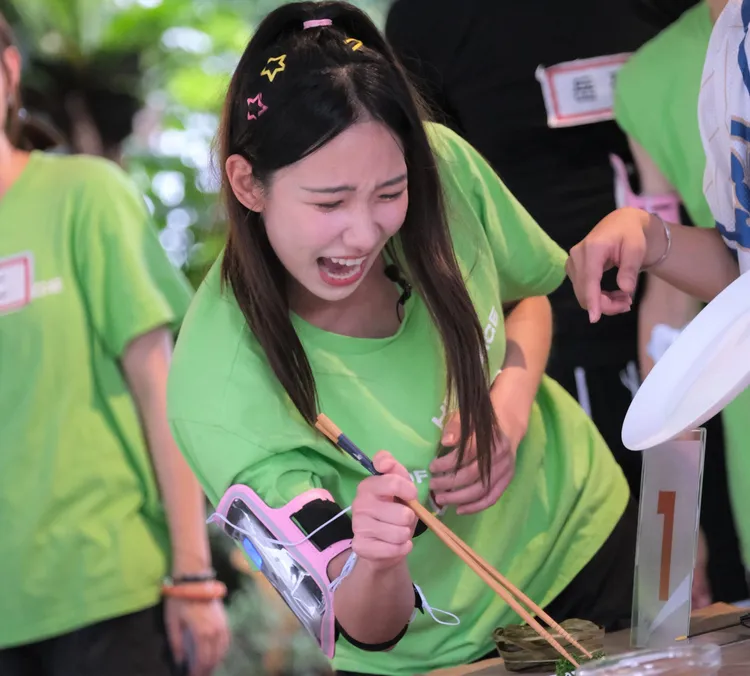 檸檬被電爆瘋狂尖叫，徐乃麟虧：「是在生小孩喔。」東森綜合台提供