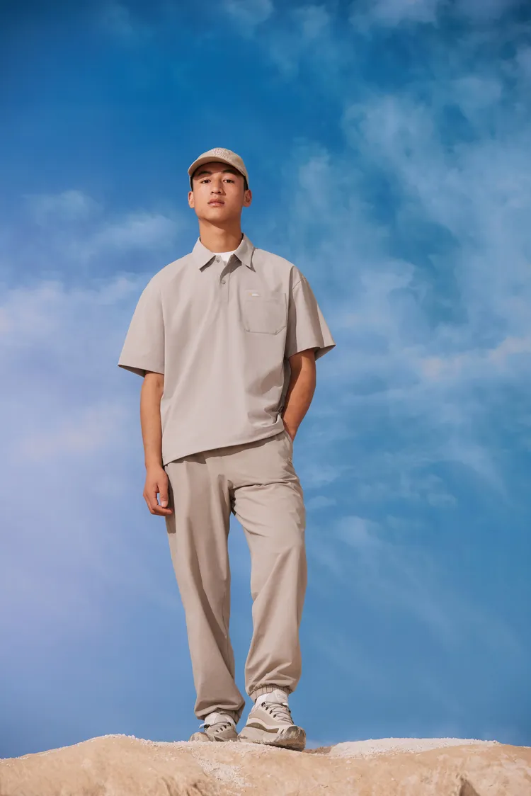 FROZEN AIR涼感系列選以自玉米鬚材質提煉而成的環保SORONA紗線製成，擁有輕盈透氣等特色。品牌提供