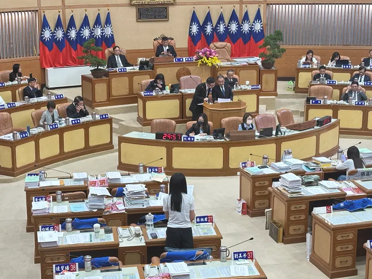 侯友宜答詢指出，高速公路公車專用道在全世界多個國家證明已經可行，會向高公局建議。曾佳俊攝