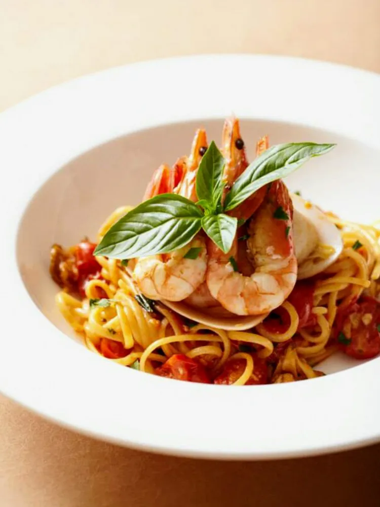 義籍名廚安東尼客座馬可波羅，推出午間套餐1980+10%元起，晚間套餐2680+10%元起，亦有單點佳餚可供選擇。台北遠東香格里拉提供