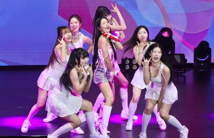 頌樂擺出俏皮的表情。莊宗達攝