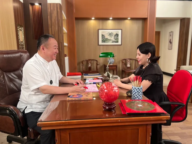 錦雯和謝沅瑾曾一起主持風水節目。民視提供