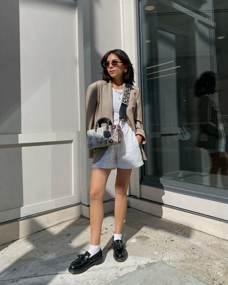 Dr. Martens Adrian樂福鞋於本季重磅回歸。品牌提供