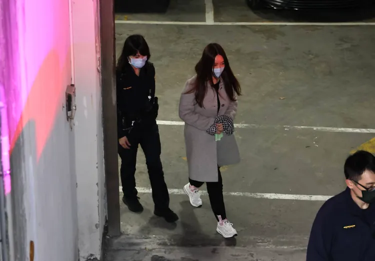 陳怡君今天下午將被移審士院，由受命法官開接押庭決定是否續押或交保。圖為日前被羈押上囚車畫面。資料照片。張欽攝