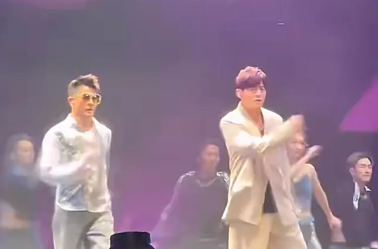 周杰倫世紀合體郭富城。翻攝微博

