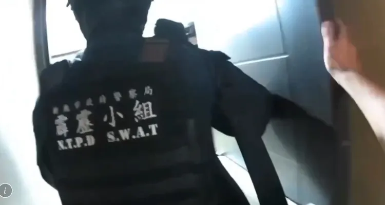 警方霹靂小組強勢攻堅。翻攝畫面