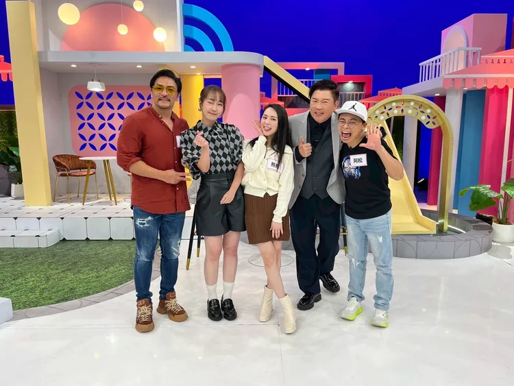 （左起）夢多、主持人巴鈺、熊熊、主持人曾國城、阿松。緯來綜合台提供