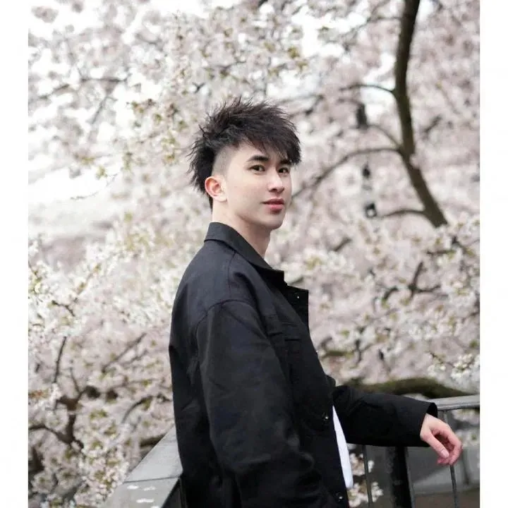 鄒男高顏值是靠整形而來。路透