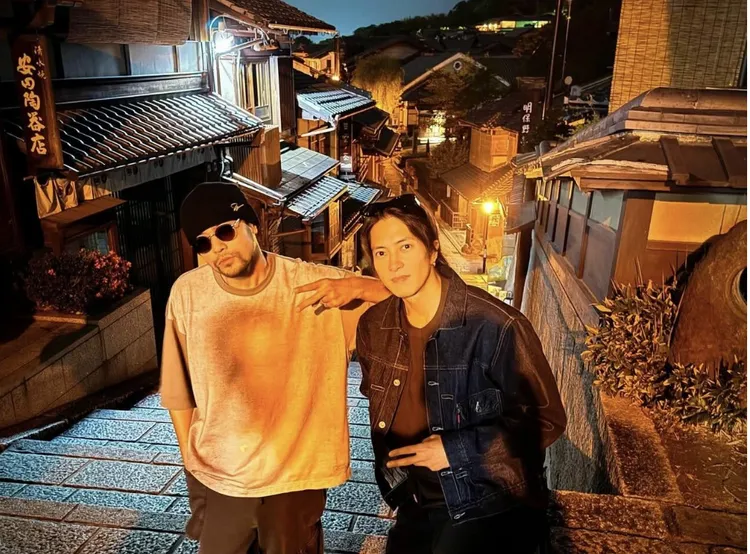 周杰倫近日與山下智久夜遊京都。翻攝周杰倫IG