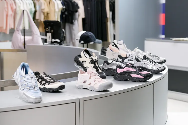 全新店裝帶來最齊全的韓素希同款跑鞋陣容。品牌提供