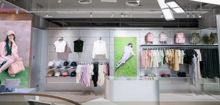 店內除了有1整面韓素希美牆可以拍照打卡之外，也擁有獨家限定設計。品牌提供