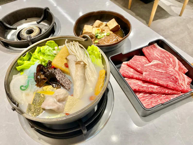 老先覺最新三代店型主打343元就可吃到和牛的套餐。莊偉祺攝