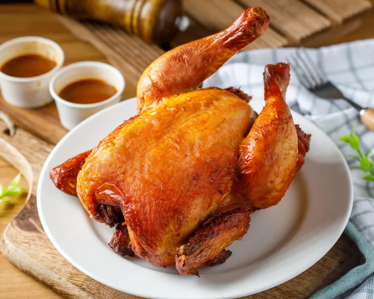 期間吃烤雞、炸雞都有折扣，還能拿免費序號學英文。21Plus提供