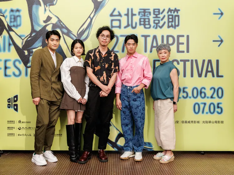 潘綱大（左起）、柯泯薰、導演朱駿騰、潘親御和陳季霞一同出席記者會。台北電影節提供