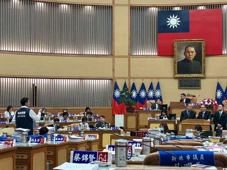 侯友宜表示認同支持由地方政府向中央提出制度性改革建議，促請金管會強化金融防詐規範。林國春服務處提供