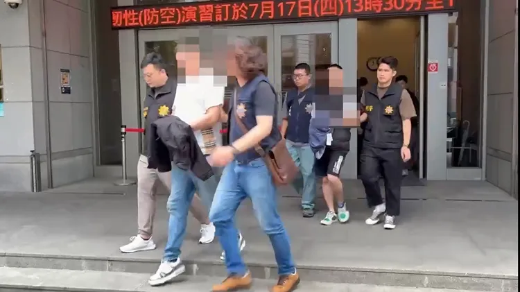 警方拘提靜安會成員到案。警方提供