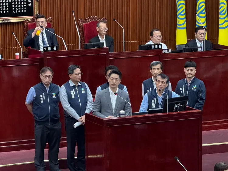 台北市議會今進行市政總質詢。張綵茜攝