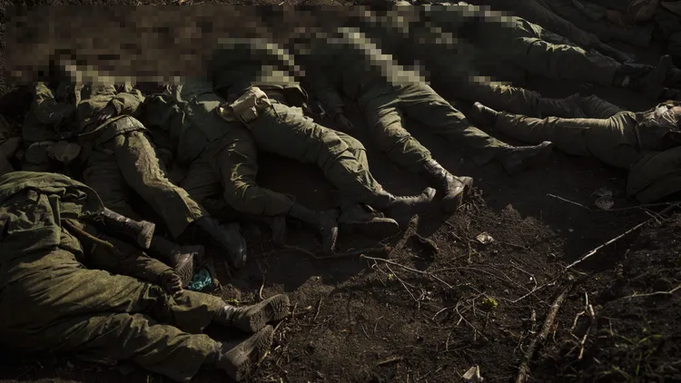 俄烏雙方將交換6000具遺體。圖為戰場陣亡的士兵。資料照片