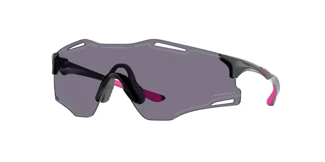 Oakley CYBR ZERO，8350元。品牌提供