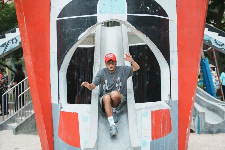 張震嶽推出新歌《跟著感覺走》為迷茫的人們提供方向。本色音樂提供