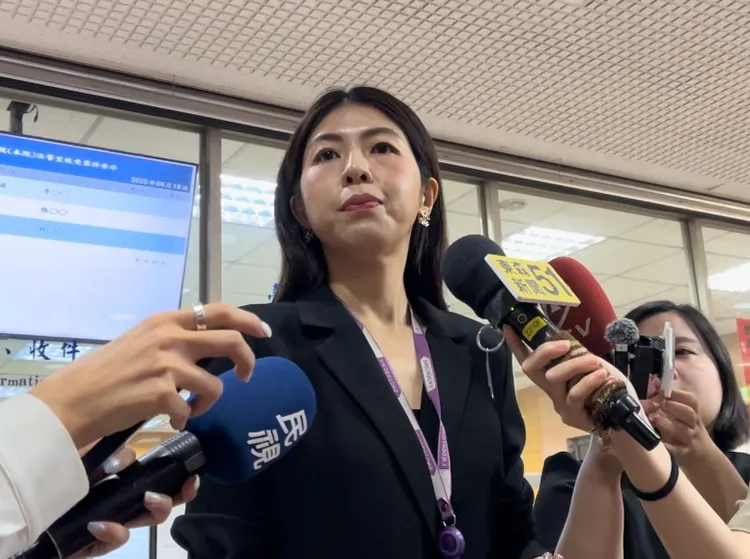 律師李怡貞今日也現身出庭。謝亞庭攝