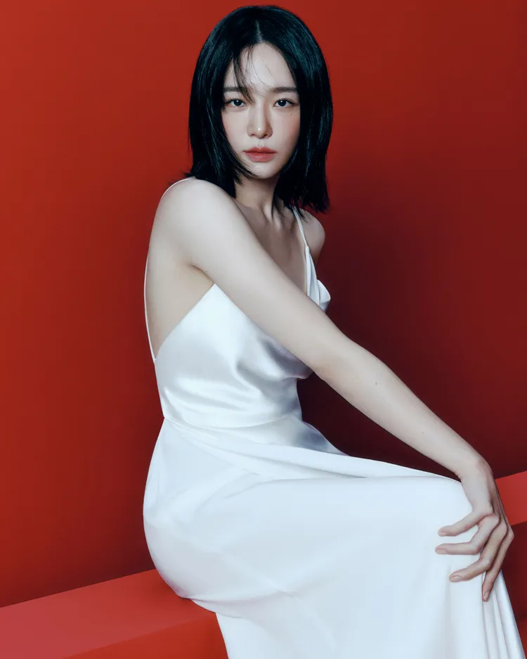 朴圭瑛是韓國美妝品牌AHC的代言人。品牌提供