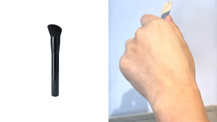 香緹卡纖柔斜角粉底刷，1800元。品牌提供、張家玲攝