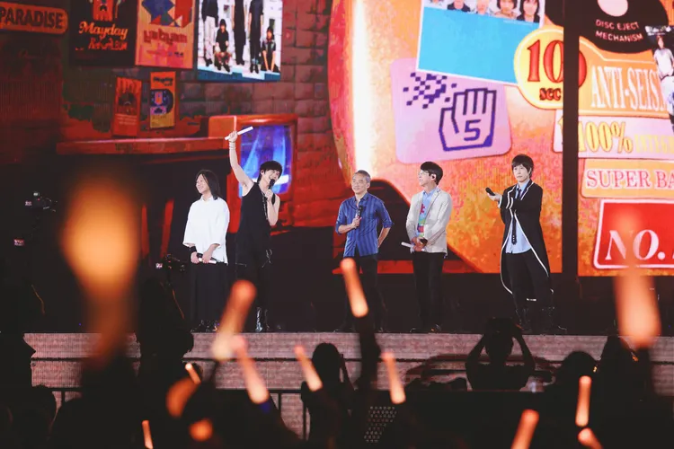 五月天演唱會驚喜不斷。相信音樂提供