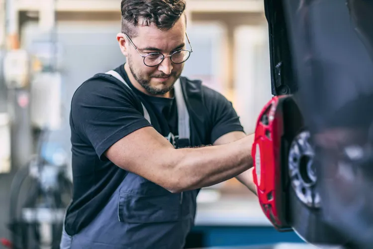 活動期間享空調、煞車、底盤系統等8大項免費健診，精選零件75折。業者提供